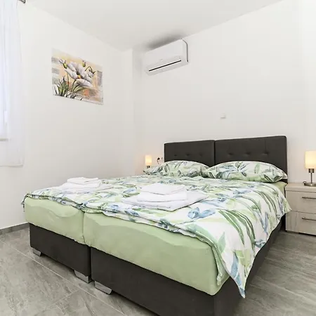 Luxury Apartment With Swimming Pool Ana Trogir Exterior photo