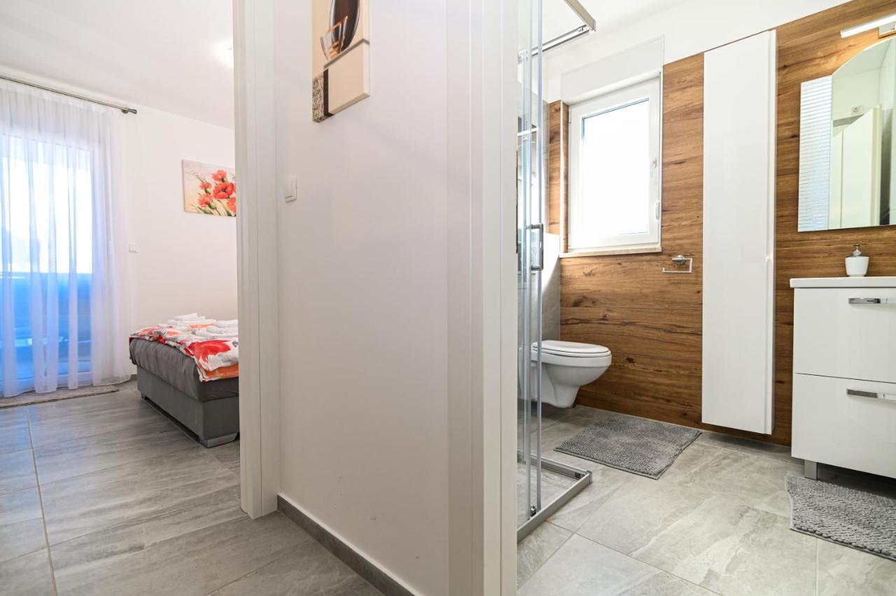 Luxury With Swimming Pool Ana Apartment