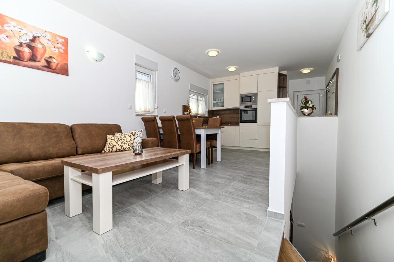 Apartment Luxury With Swimming Pool Ana