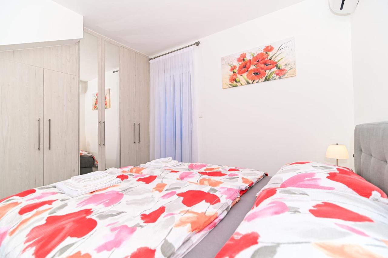Apartment Luxury With Swimming Pool Ana Trogir