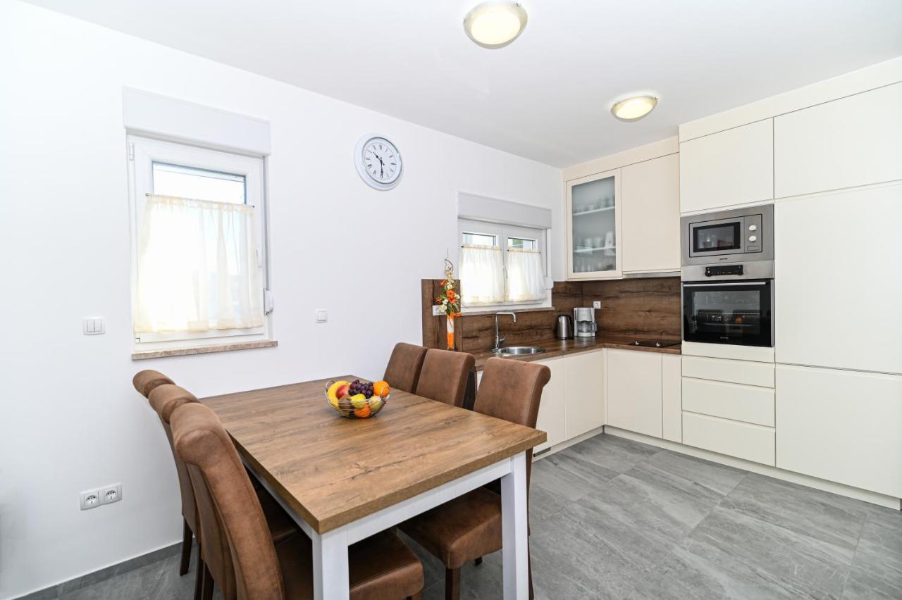 Apartment Luxury With Swimming Pool Ana *