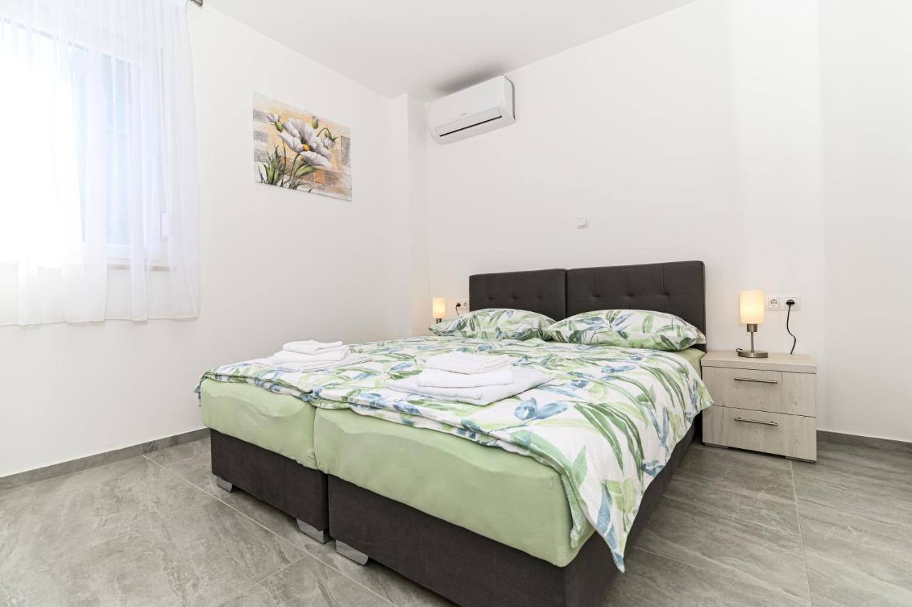 Apartment Luxury With Swimming Pool Ana Trogir