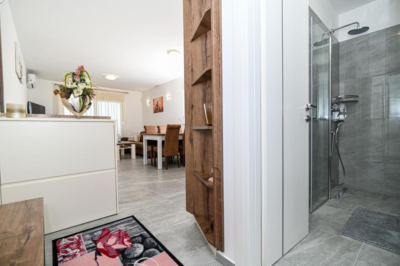 Apartment Luxury With Swimming Pool Ana
