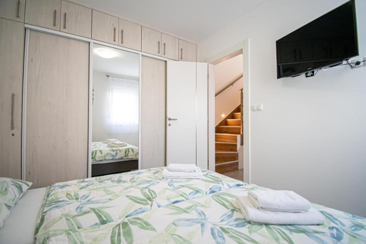 Luxury With Swimming Pool Ana Apartment Trogir